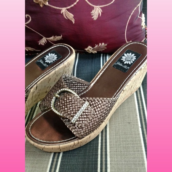 Sold! Yellow Box Cork Wedges withe Gold Bronze - Picture 2 of 3